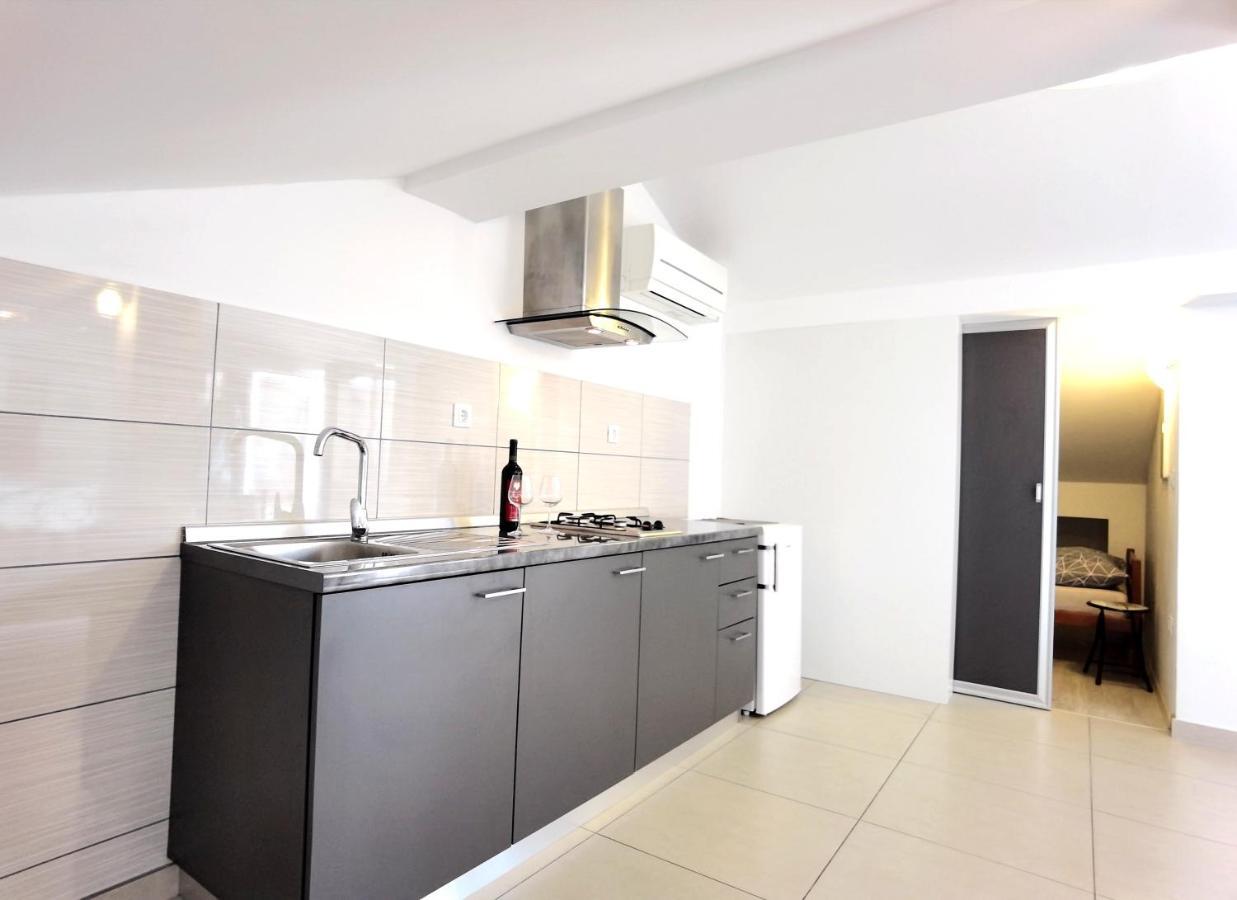 Apartments Ella Šibenik Eksteriør billede