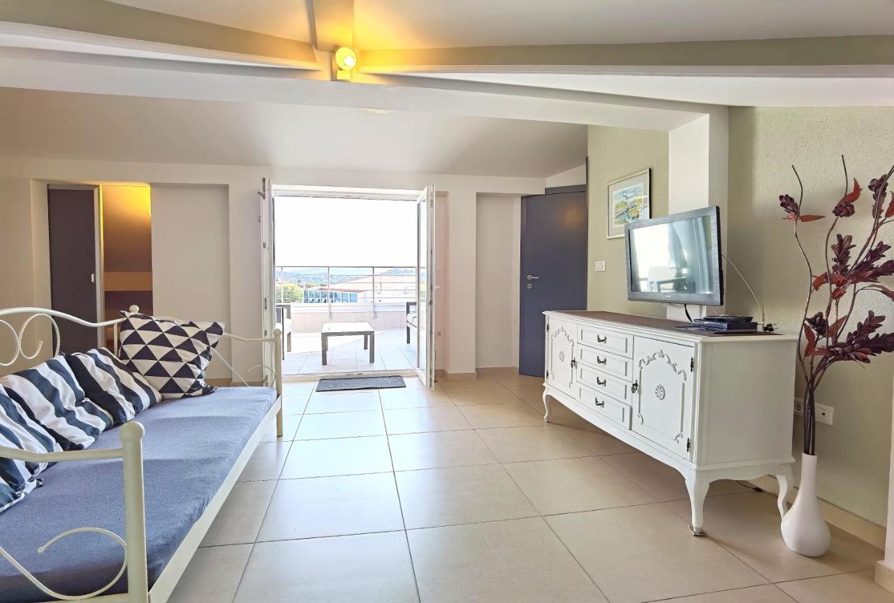 Apartments Ella Šibenik Eksteriør billede