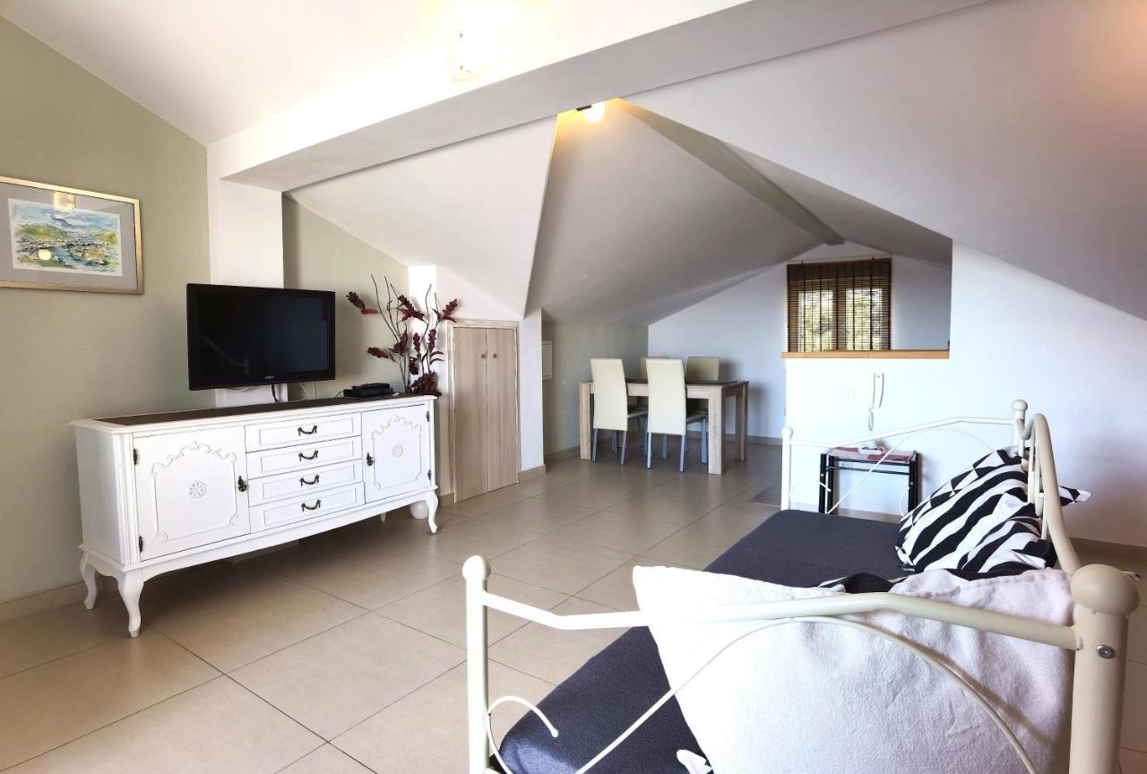 Apartments Ella Šibenik Eksteriør billede
