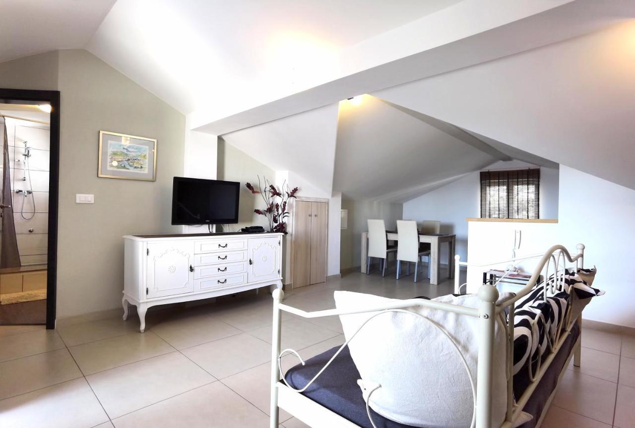 Apartments Ella Šibenik Eksteriør billede